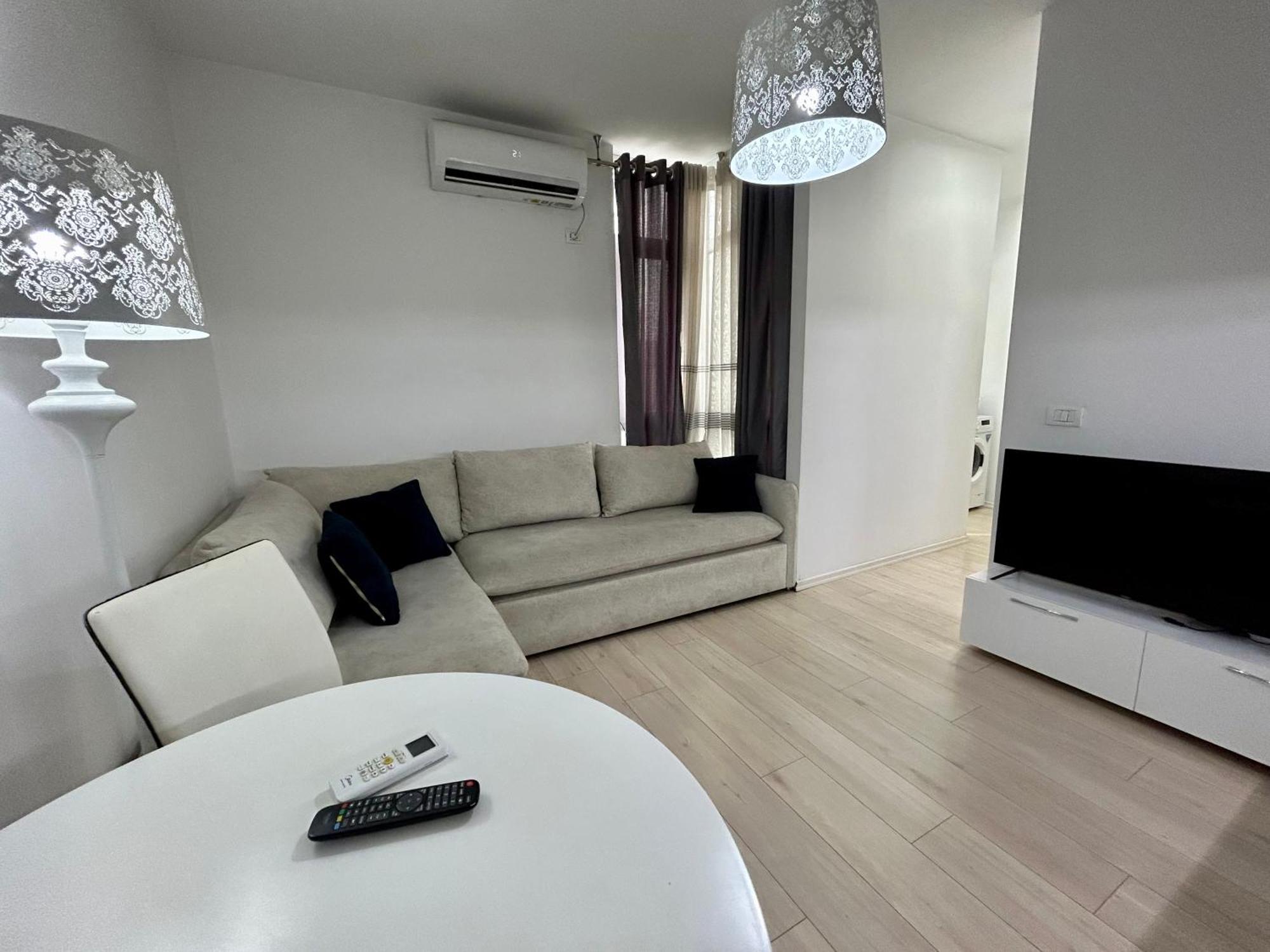 A&x Lovely And - 24h Self Check-in Appartamento Tirana