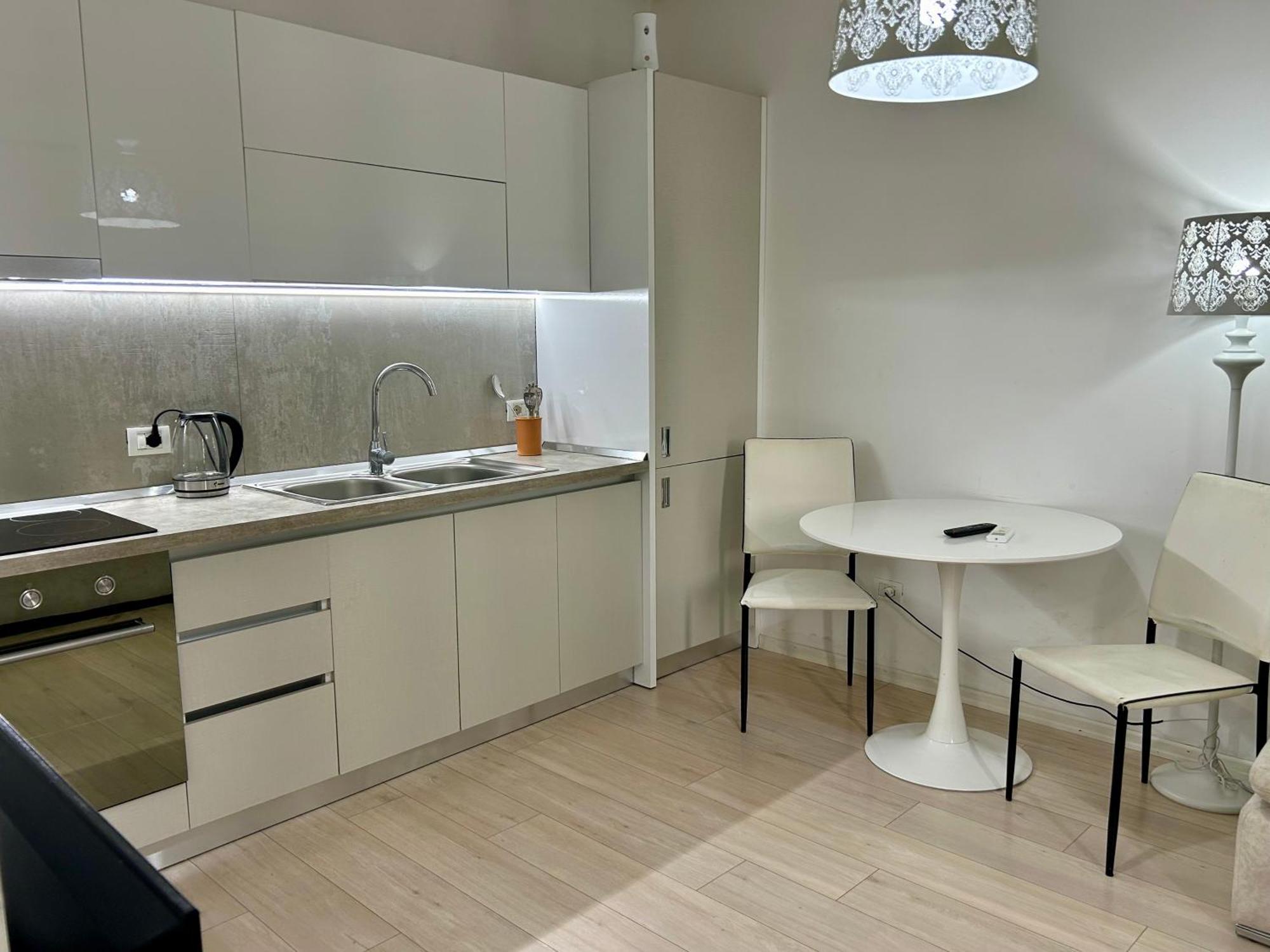 Appartamento A&x Lovely And - 24h Self Check-in Tirana